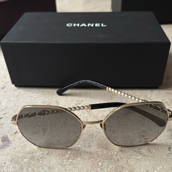 Chanel sunglasses CH4281. Wire frame pearls and leather - Picture 1 of 4